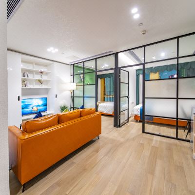 轻奢时尚家庭套房（两室一厅+洗烘一体机+冰箱）