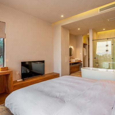 寻水·湖景大床房