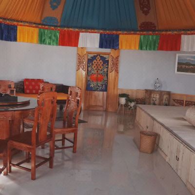 蒙古包休闲家庭房