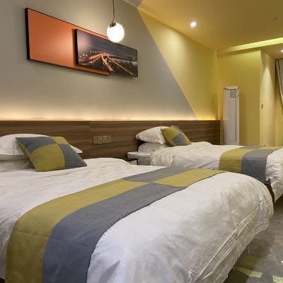 网红轻奢豪华双人房[硬核FPS：i7+3070+卓威240HZ+GPW1代+飓风二代+天空轴短键盘]