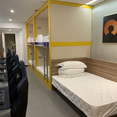 网红轻奢五人房[全系升级32G内存+永劫无间不卡+i7-2060S+2K电竞屏+网吧特权]