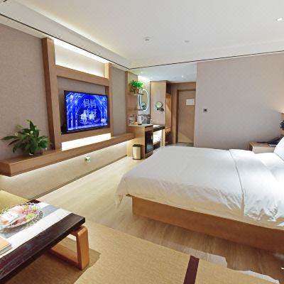 轻奢豪华休闲大床房