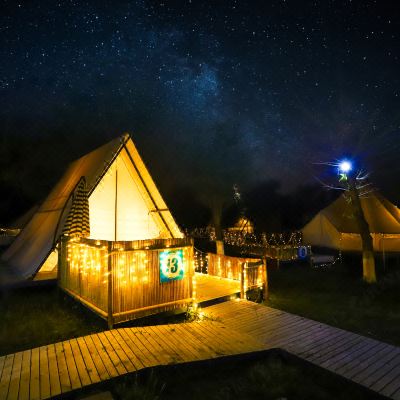 野奢三角大床帐篷（公共卫浴）