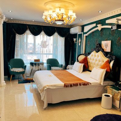 高端贵式风格太子床房