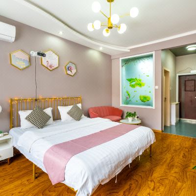 清新百寸投影大床房