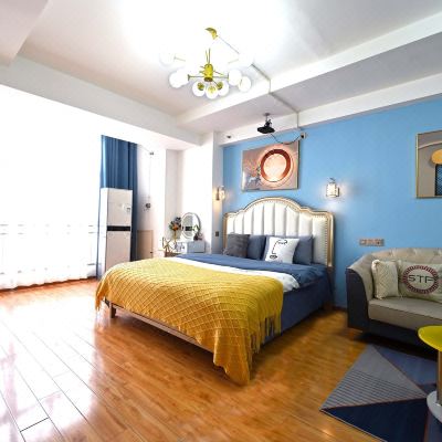 浪漫特大床房1213