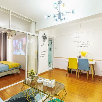 明亮一室一厅套房T