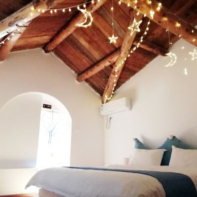 飞檐原木大床房