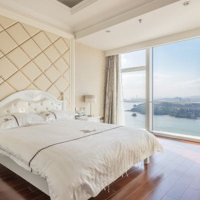 精品三室一厅套房