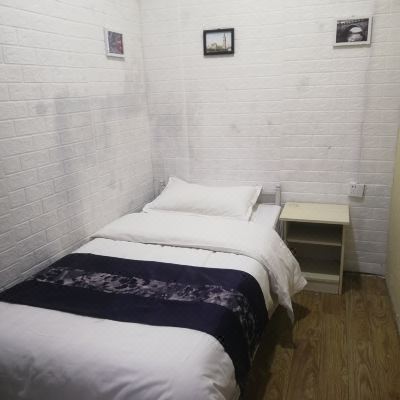 单人间(无空调)(公共卫浴)