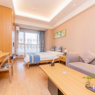 静谧飘窗大床房