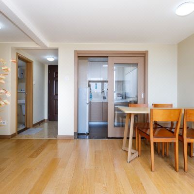 轻奢尊享大床房（高层带阳台）