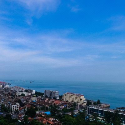 轻奢侧海景大床房