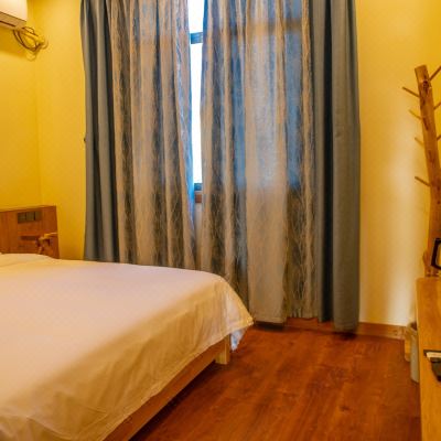 悦景舒适大床房