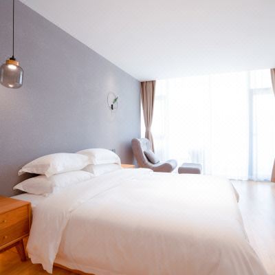 山景阳台浴缸大床房·绵蛮