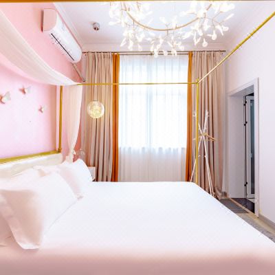 蜜糖少女系列大床房-INS东湖园景