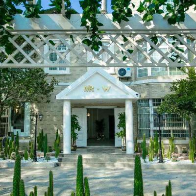 整栋别墅-轰趴自助烧烤露营ktv东湖园景