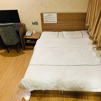 电竞单机大床房