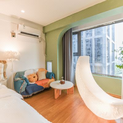 皓月 浮空巨幕投影大床房