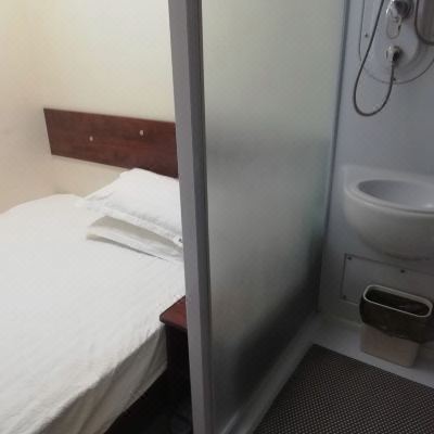 标准大床房（无窗）