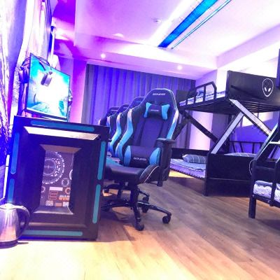 电竞豪华四人间