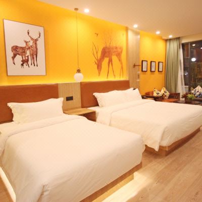 观海屋花の海阳台家庭房