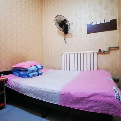 普通大床房(公共卫浴)