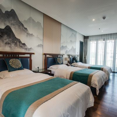 潮式精致三床房