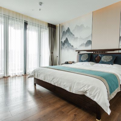 潮式豪华阳台大床房