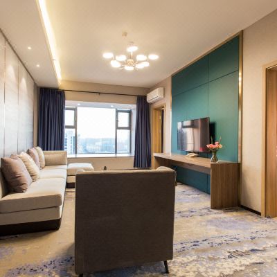 诚际豪华家庭房