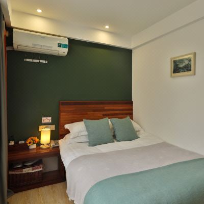 伴山舒适单人大床房