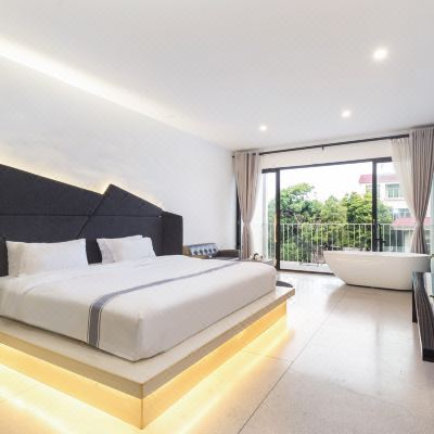 研墨·览湖全景大床房（带阳台）