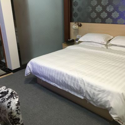 豪华舒适大床房