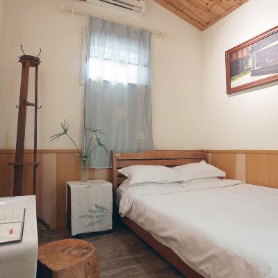 迷你大床房(公共卫浴)