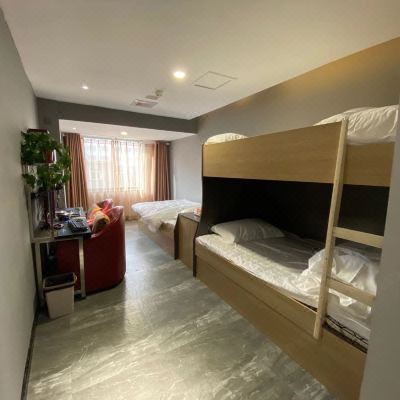 电竞双机器三人间