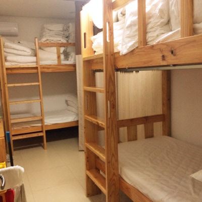 四人间(床位)(公共卫浴)