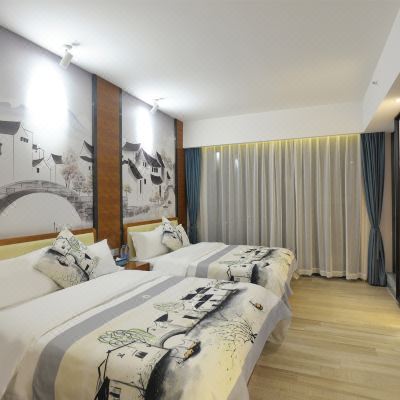 湖光山色双床房