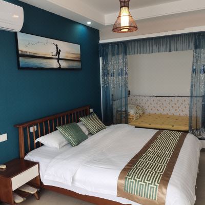 岛上湖景大床套房