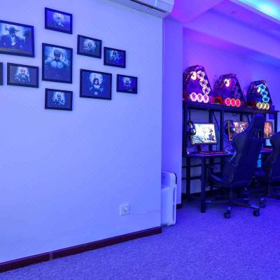 电竞豪华三人间