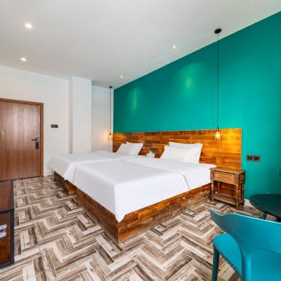 家庭三床套房（带客厅）