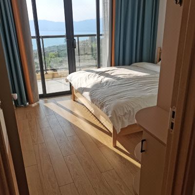 漫山湖景双卧套房