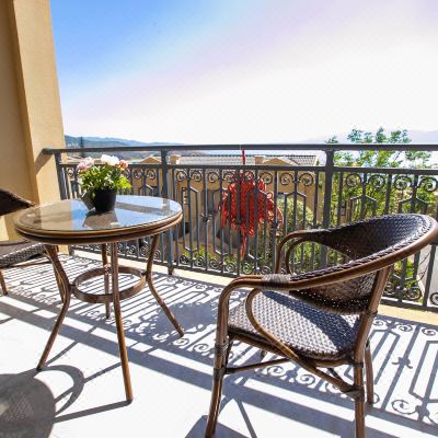 湖景露台大床房