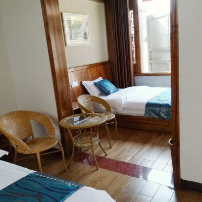 自在一楼舒适家庭房