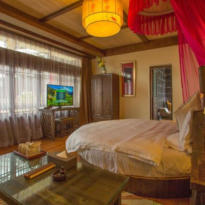 私享圆床大床房