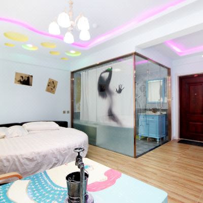 蓝色海洋圆床房