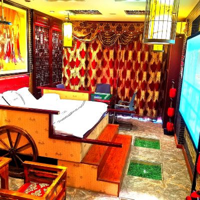 中式影院主题房（120寸幕布）