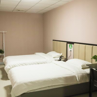 普通双床房(无窗)(公共卫浴)