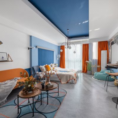 蓝色碰撞影院大床房