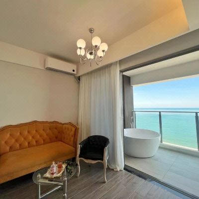 180度绝美海景两房一厅（一线珊瑚海）