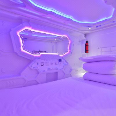 豪华横仓(床位)(公共卫浴)